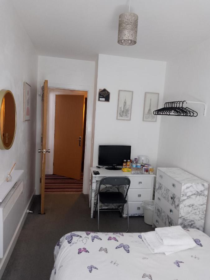 Bed And Breakfast Double Room Chester City Centre, Free Parking Eksteriør billede